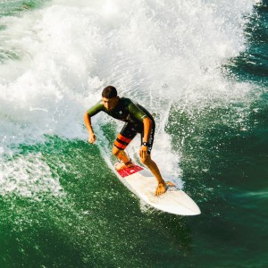 开云在线直播-海穴洞潜水探秘，深海奇观等待勇者发现，海底矿洞坐标